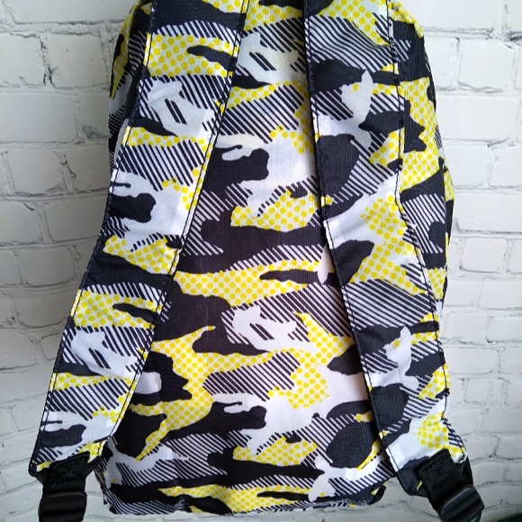 Converse Backpack 🎒_Standard Size - Picture 2 of 7